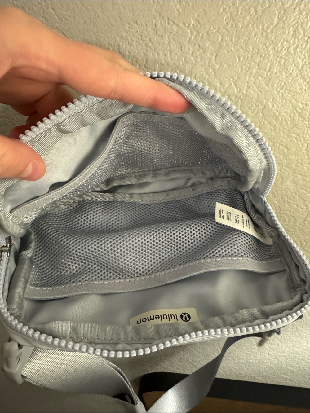 lululemon white camo everywhere belt bag - Picture 6 of 8